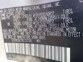 2011 TOYOTA SIENNA SILVER XLE 3.5 AT 2WD.  Z24871